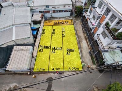 Bán lô đât ngay mặt tiền đường 18, xây dựng cao, thuận tiện đi pvđ