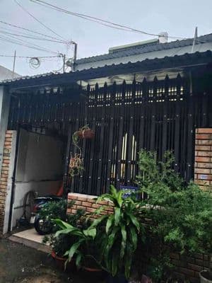 nhà mặt tiền hẻm xe hơi sát chợ hạt điều
