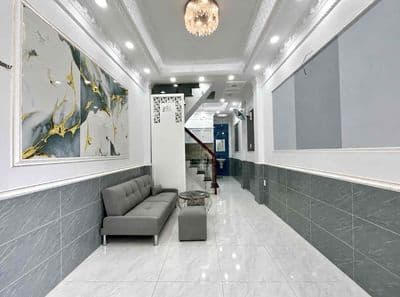Nhà hẻm trước nhà 6m ô tô đậu cửa ngày đêm DT:3x9m 2Tầng 2pn quận 7