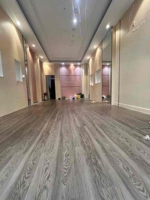 nhà 5 PHÒNG NGỦ 4,2x12 Đường 3/2. hẻm xe hơi