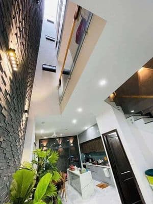 Bán nhà đường Hoàng Hoa Thám gần biển bãi sau