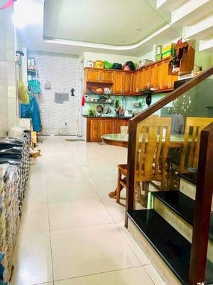 CHO THUÊ NHÀ HẺM 7 M THÔNG ĐƯỜNG VƯỜN LÀI 4 x 19 M Đúc 3,5 Lầu