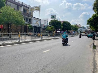 Bán nhà mặt tiền Nguyễn Sơn, chính chủ cần tiền bán gấp