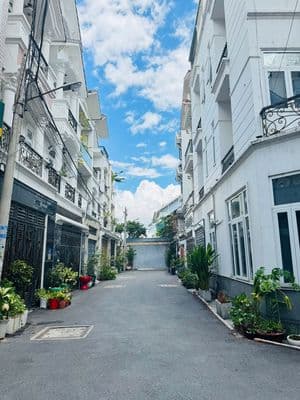 Cho thuê nhà 4 tầng, 4.5x13m, sát chợ hiệp bình, hbc, thủ đức