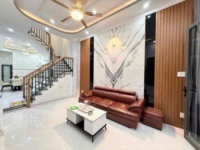 45m2 vuông vức, Nhà mới,Xe Hơi Vào Nhà, Đường Lê Lợi