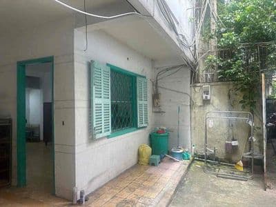 Nhà khu tập thể Phú Nhuận sân chung rộng ở ko Kd