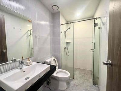 Cho thuê căn 2pn có rèm máy lạnh