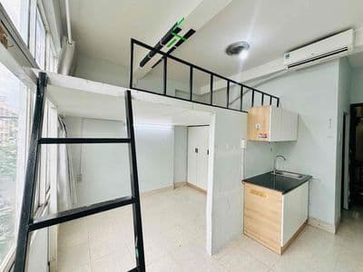 Duplex Quận 3-Cửa Sổ-Thang Máy-Hầm xe-Full Nội Thất-Vòng Xoay Dân Chủ