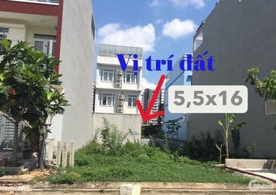 Bán gấp lô đất sát Vin Hóc Môn 86m2 giá 1tỷ7 đường nhựa sổ hồng riêng