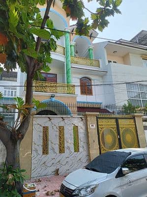 Biệt Thự đường 270 Cao Lỗ F4Q8 DT: 8m x 20m, trệt, 2 lầu mái ngói