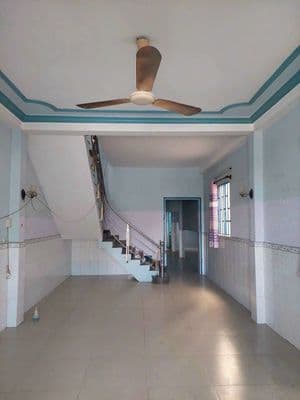 Cho thuê nhà Mặt tiền hẽm Phạm Hùng C3 DT.4×20 } 1Lầu 3 Phòng 2 toilet