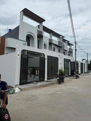 RAO BÁN GẤP CĂN NHÀ CẤP 4 SHR