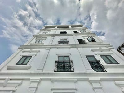 Toà nhà cao cấp trường Kim Đồng, 294m², 6 tầng, 51 phòng, 26,5 tỷ