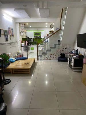Cho Thuê nhà hẻm 5 M thông đối diện trường Đại học công thương 4 x 12M