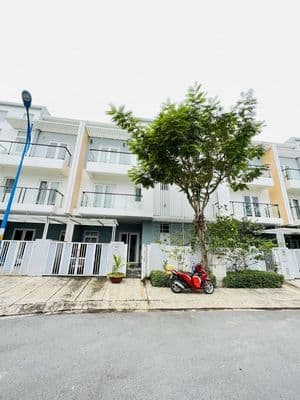 Nhà thô 5x19m 3 tầng- mega village khang điền -view hồ bơi - hướng mát