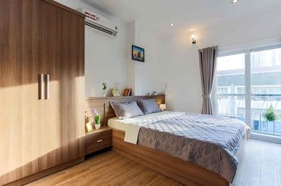 Thuê căn hộ tân định quận 1 , studio balcony - thang máy - full nt
