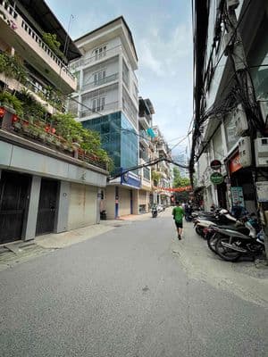 Bán Nhà Phân Lô - Ngọc Khánh - Ba Đình - 80M2 - 4 Tầng - Đường 3 Ô Tô