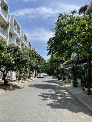 Bán nhà Đặng Thùy Trâm, 4*20m, Trệt, 2 Lầu, ST, gần ĐH Văn Lang CS3