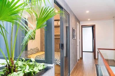Nhà 3 tầng 3pn 4wc mt nam việt á