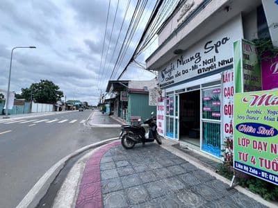 Nhà mặt tiền gần ngã 4 chòm sao và n.c.thanh, chỉ ở, 03 phòng - 2,5 tr