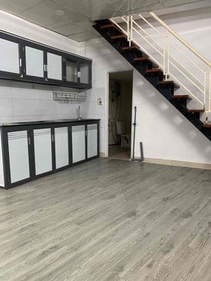 cần cho thuê nhanh. 4pn Trung tâm Q10