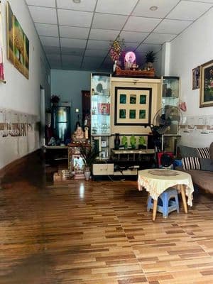 Nhà ngay chợ thiếc Lê Văn Khương