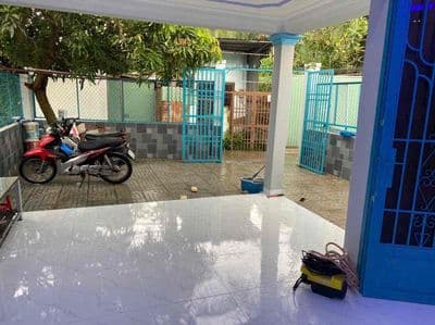 Nhà DT 6m5x20 nhà vườn . 3 p ngủ 1 wc ấp 5 xã phong phú củ
