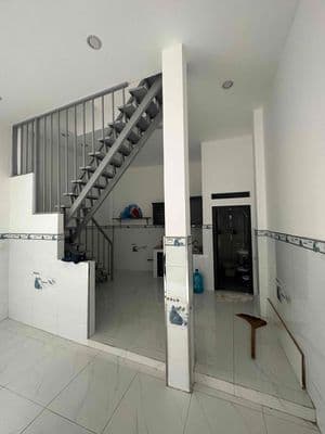 Nhà nguyên căn mới đẹp 2 ngủ 2 vệ sinh 1 lầu