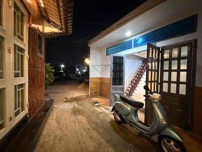 đường Nguyễn oanh p17 gv , nhà mới sơn xửa hem oto
