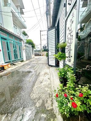NHÀ 3PN HẺM XE TẢI CÓ NỘI THẤT CƠ BẢN
