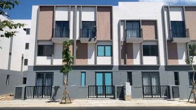 Nhà 1 trệt 1 lửng 1 lầu,sổ riêng,hoàn công, Bàn giao full nội thất