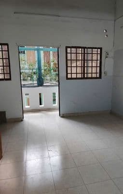 Nhà đường TRẦN PHÚ, DT 5m x 18m, Nhà sơn mới, Khu dân trí.
