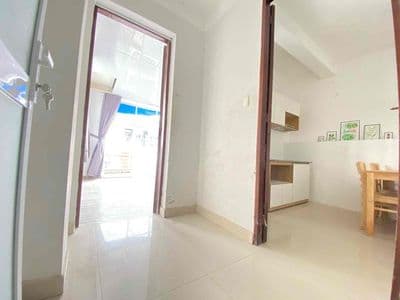 1 pn tách bếp ban công riêng siêu bự 40m2 ngay ngã 5 chuồng cún