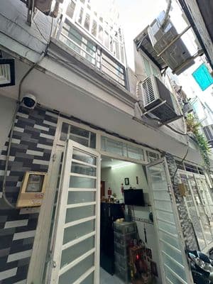 nhà nhỏ 2 lầu nguyễn ảnh thủ . giáp Q12
