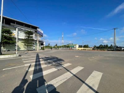 CHÍNH CHỦ BÁN GẤP ĐƯỜNG 32m KHU DÂN CƯ TRUNG TÂM SÔNG VỆ