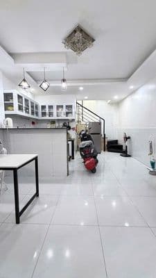Hẻm Huỳnh Văn Bánh, Q.Phú Nhuận, 5x5, 1T 1L, 2PN 2WC, Sẵn Nội Thất