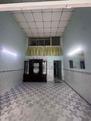 Nhà gần chợ đầu mối - 4m x 11m hẻm xe hơi
