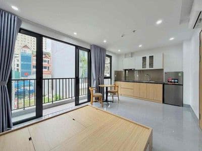 STUDIO MỚI XÂY NGAY ĐẦM SEN – BAN CÔNG & CỬA SỔ THOÁNG MÁT