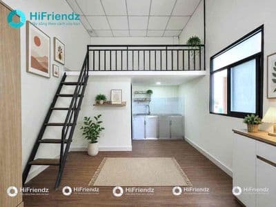 SIÊU PHẨM SINH VIÊN KHÔNG GIỚI HẠN NGƯỜI VÀ XE NGAY CẠNH GTVT