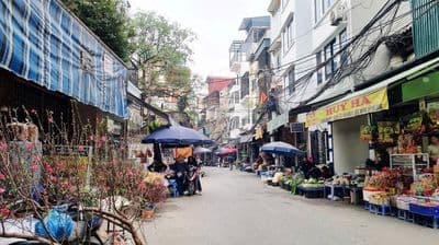 Bán nhà đường Giáp Bát, ở luôn, tặng nội thất, ngõ thông kinh doanh.