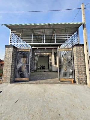 Bán nhà ngay Chợ Trảng Bàng, 200m2 SHR, 3PN, Gía chỉ 930 Triệu