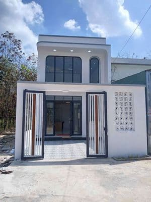 Bán nhanh căn nhà 1 trệt 1 lửng sát chợ chánh lưu
