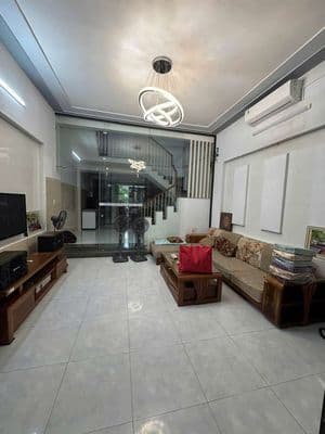 Cho thuê nhà 2 tầng mặt tiền Bàu Mạc