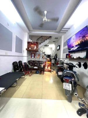 chính chủ nhà 2 tầg 50m2 ngay tân hoà đông hẻm oto đổ cửa