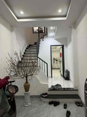 103 CHO THUÊ NHÀ ĐẸP 3 TẦNG FULL NỘI THẤT ĐƯỜNG TRƯNG NỮ VƯƠNG