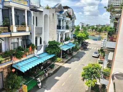 cho thuê gấp nội thất cao cấp có luôn nồi xong bát đĩa vào ở thôi ạ