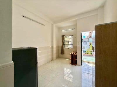CHDV Ban Công Cửa Sổ - Có Lắp Bếp - gần Cao Thắng - Hoà Hưng