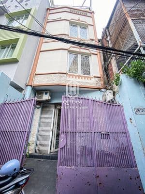 5PN/3WC - Nhà 156 Lý Tự Trọng, P.Bến Thành, Quận 1 - GIÁ RẺ 1.600$