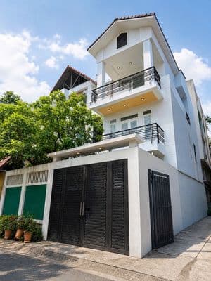 Cho thuê 40Tr Villa Quận Phú Nhuận|DT 8x17m| 3 Tầng 7 Phòng| Gara oto.