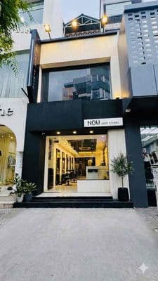 ngay Vạn Hạnh Mall - Q10 - 3 lầu